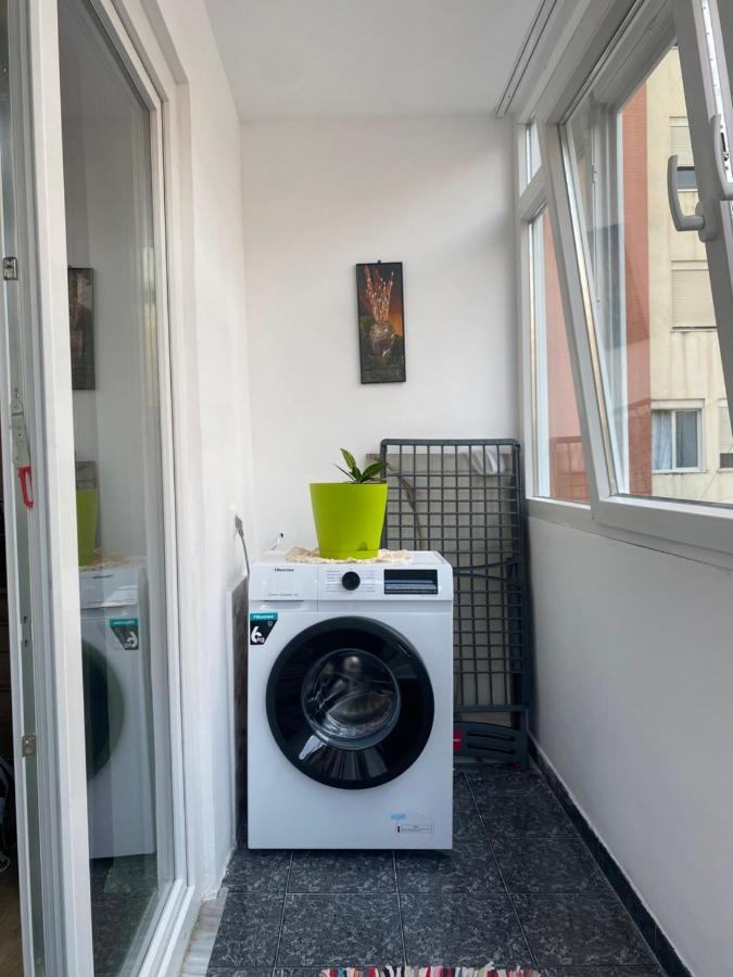 Central Welcoming Apartment In Tirana Exteriör bild