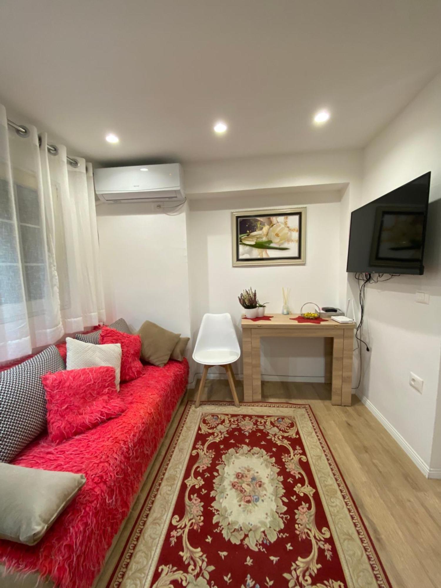 Central Welcoming Apartment In Tirana Exteriör bild