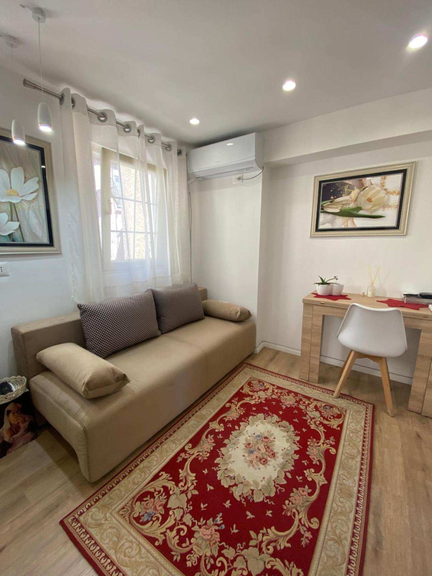 Central Welcoming Apartment In Tirana Exteriör bild