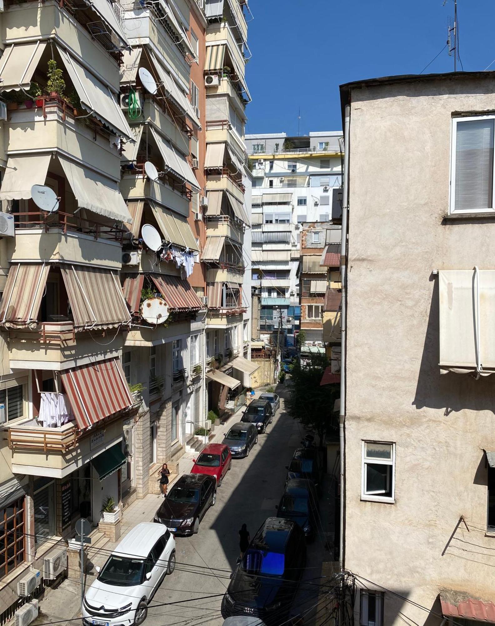 Central Welcoming Apartment In Tirana Exteriör bild
