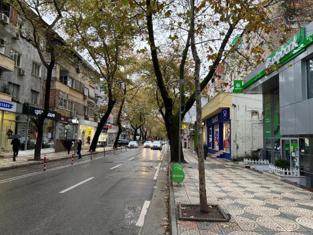 Central Welcoming Apartment In Tirana Exteriör bild