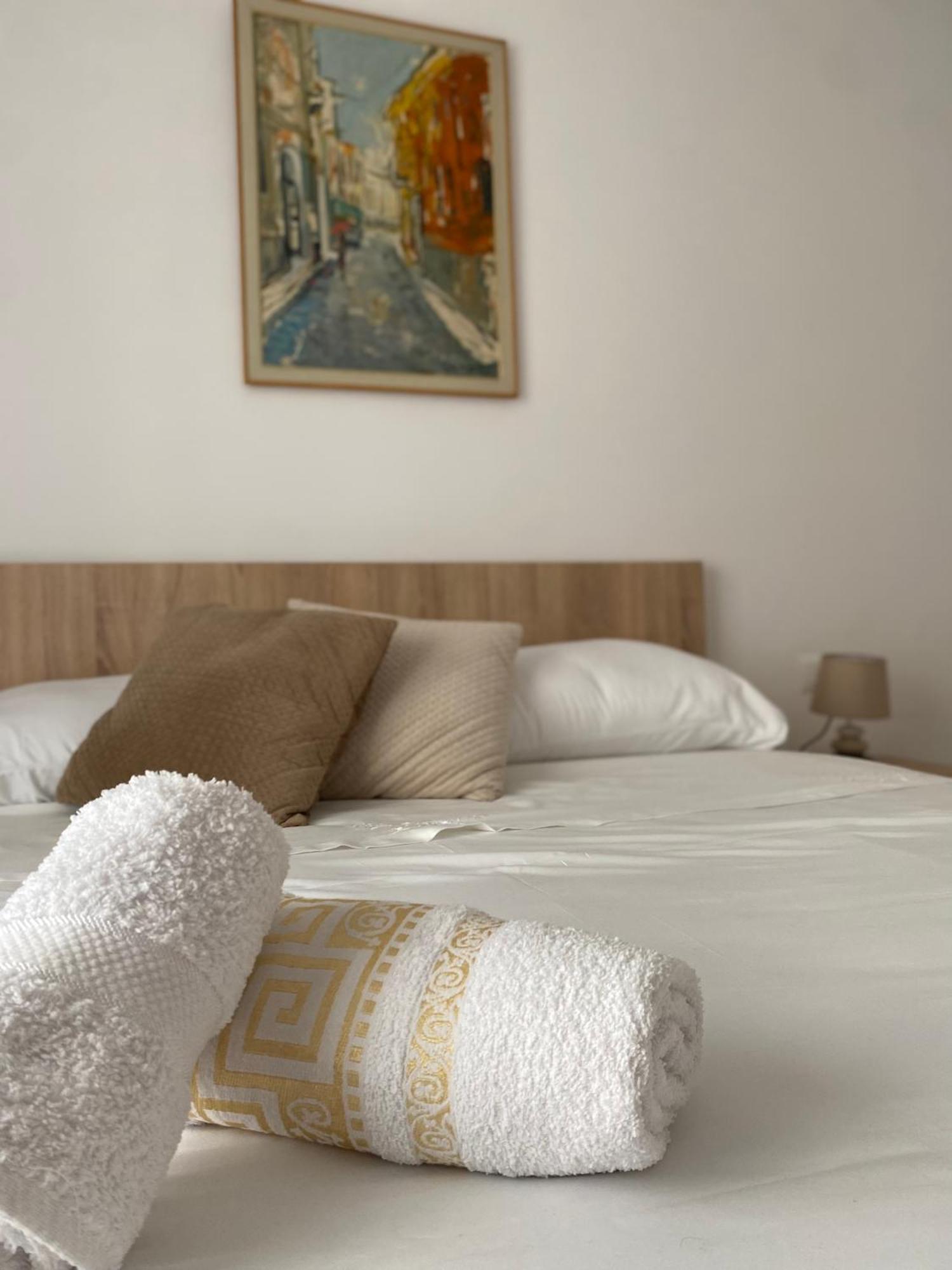 Central Welcoming Apartment In Tirana Exteriör bild