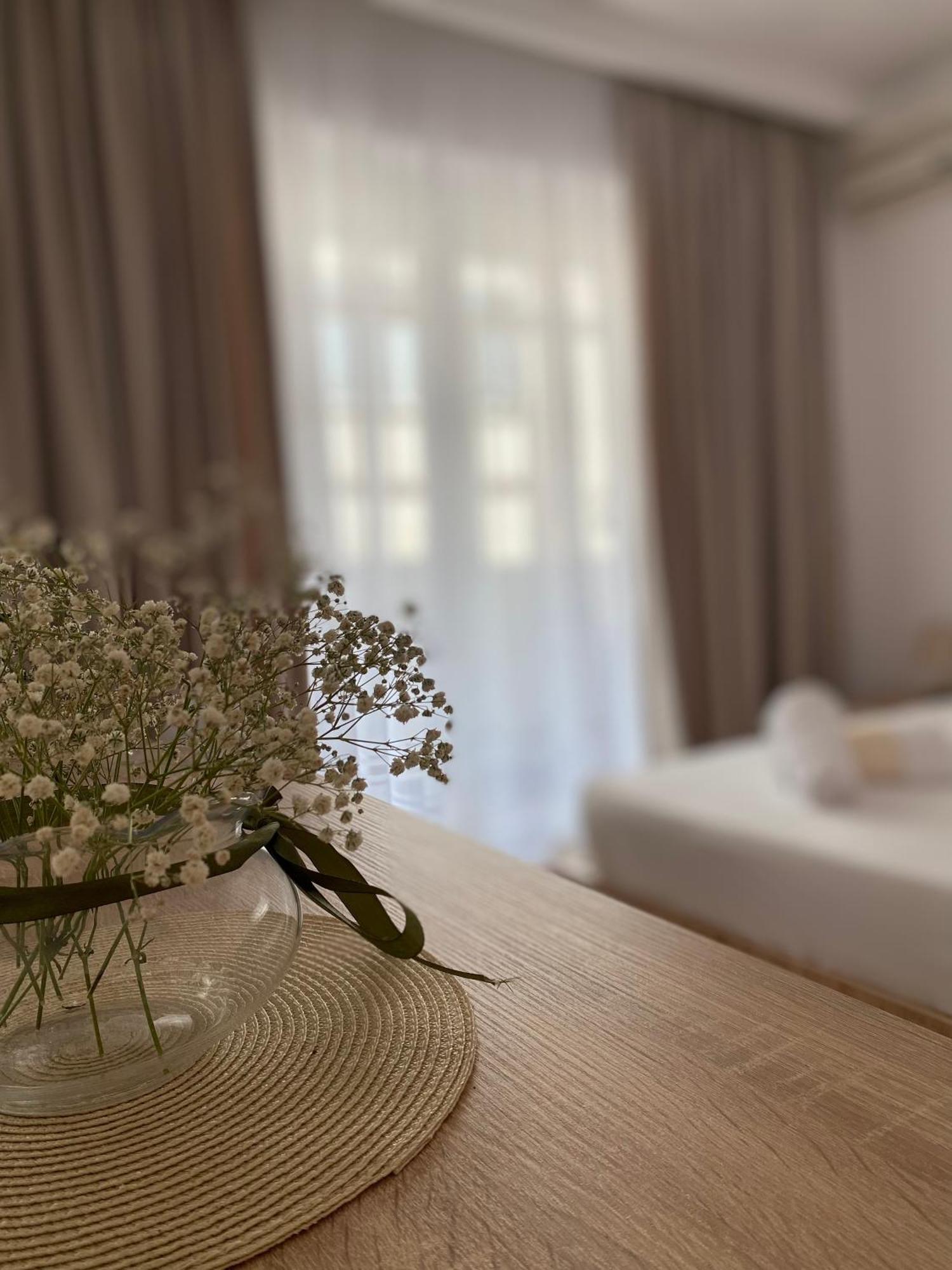 Central Welcoming Apartment In Tirana Exteriör bild